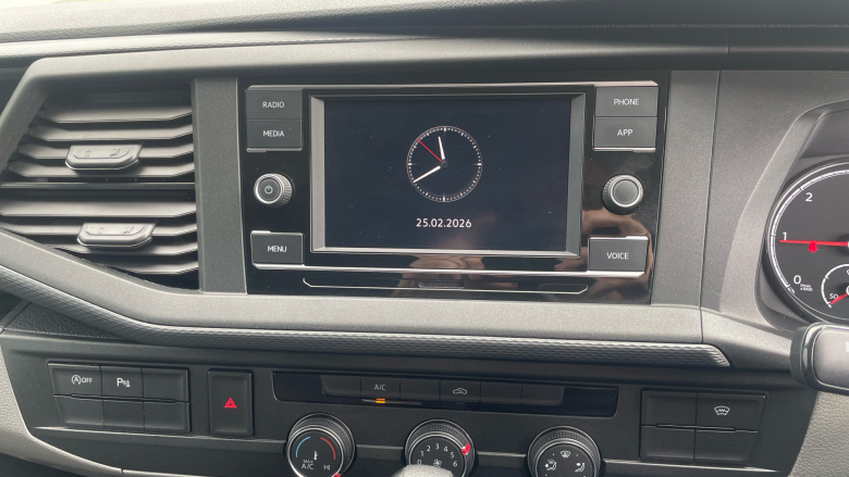 Volkswagen Transporter T28 Lwb Diesel 2.0 TDI 150 Highline Van DSG